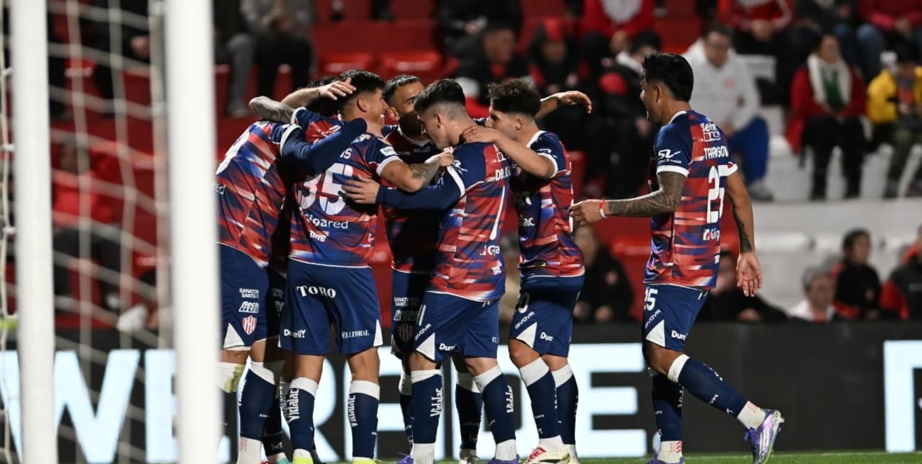 Unión jugó los mejores 45 minutos del año y se llenó de fútbol y goles