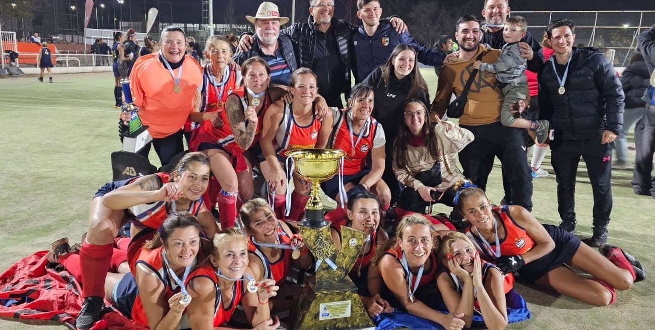 Hockey: las Mamis de Legislatura usaron su poder y se consagraron campeonas nacionales