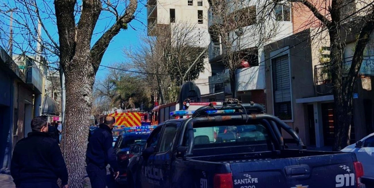 Tragedia en San Lorenzo: la caída de un montacargas en obra deja cuatro muertos y un herido grave