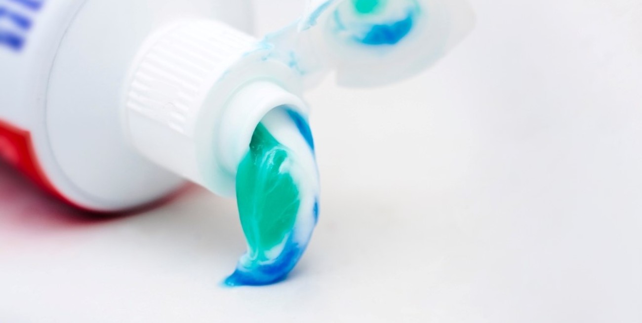 La ANMAT reforzó la prohibición de una pasta dental tras registrarse efectos adversos en Brasil