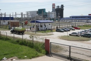 La central de generación térmica de ciclo combinado Brigadier López en el Parque Industrial de Sauce Viejo. Crédito: Mauricio Garín