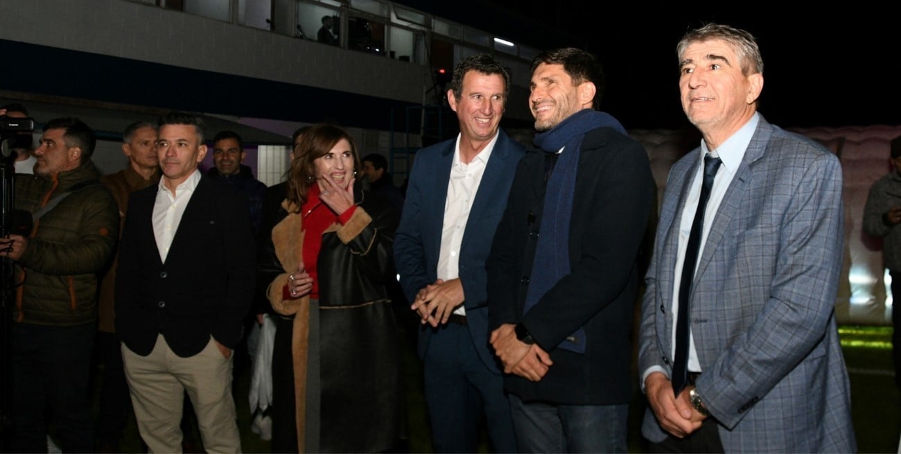 El Predio Nery Pumpido vuelve a iluminarse con la cancha "Pedro Pablo Pasculli"