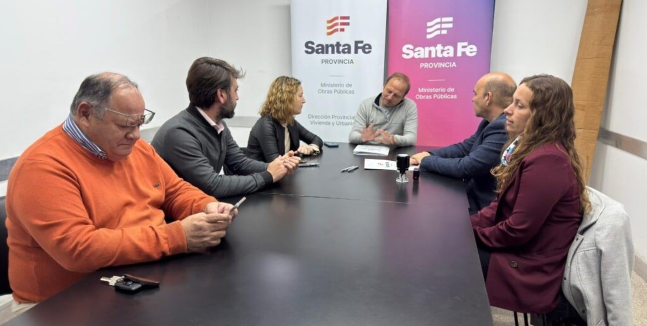 Municipio y provincia firman acuerdo para construir 14 nuevas viviendas en Esperanza