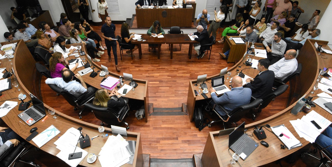 Por los delitos y las últimas muertes, hubo un duro cruce entre dos concejales de Santa Fe: qué se dijeron