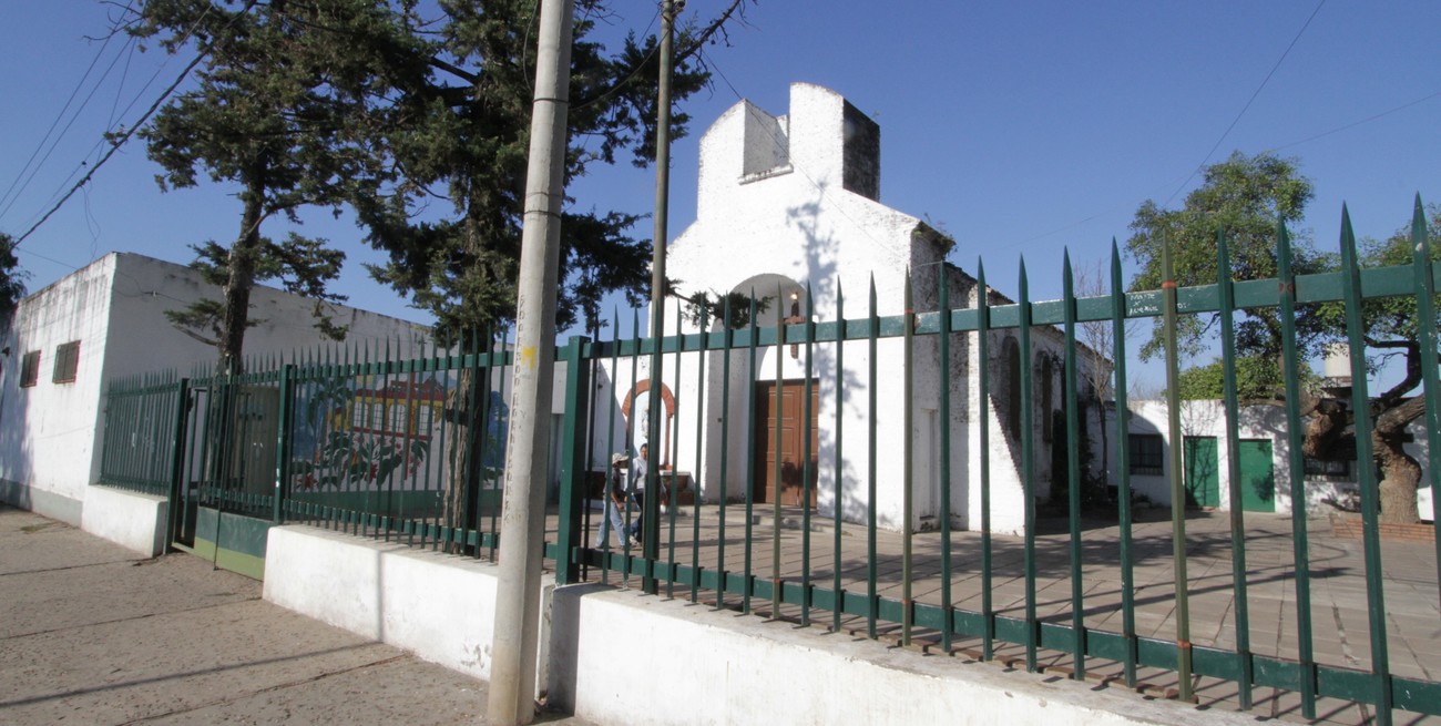 La comunidad de Santa Rosa de Lima de Santa Fe celebra su fiesta patronal con una muestra itinerante