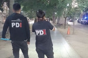 El ataque ocurrió en un cantero de bulevar Gálvez, cerca de la intersección con calle San Luis. 