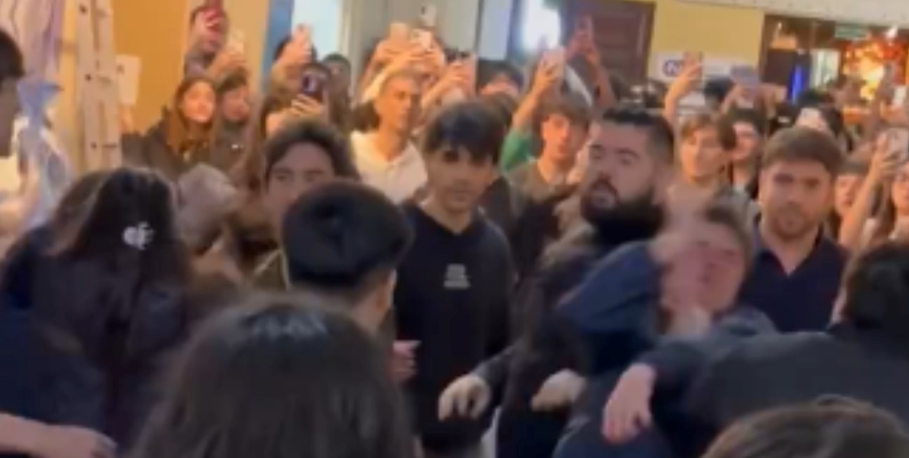 Estudiantes libertarios y peronistas se agarraron a golpes en la Facultad de Derecho de la UBA