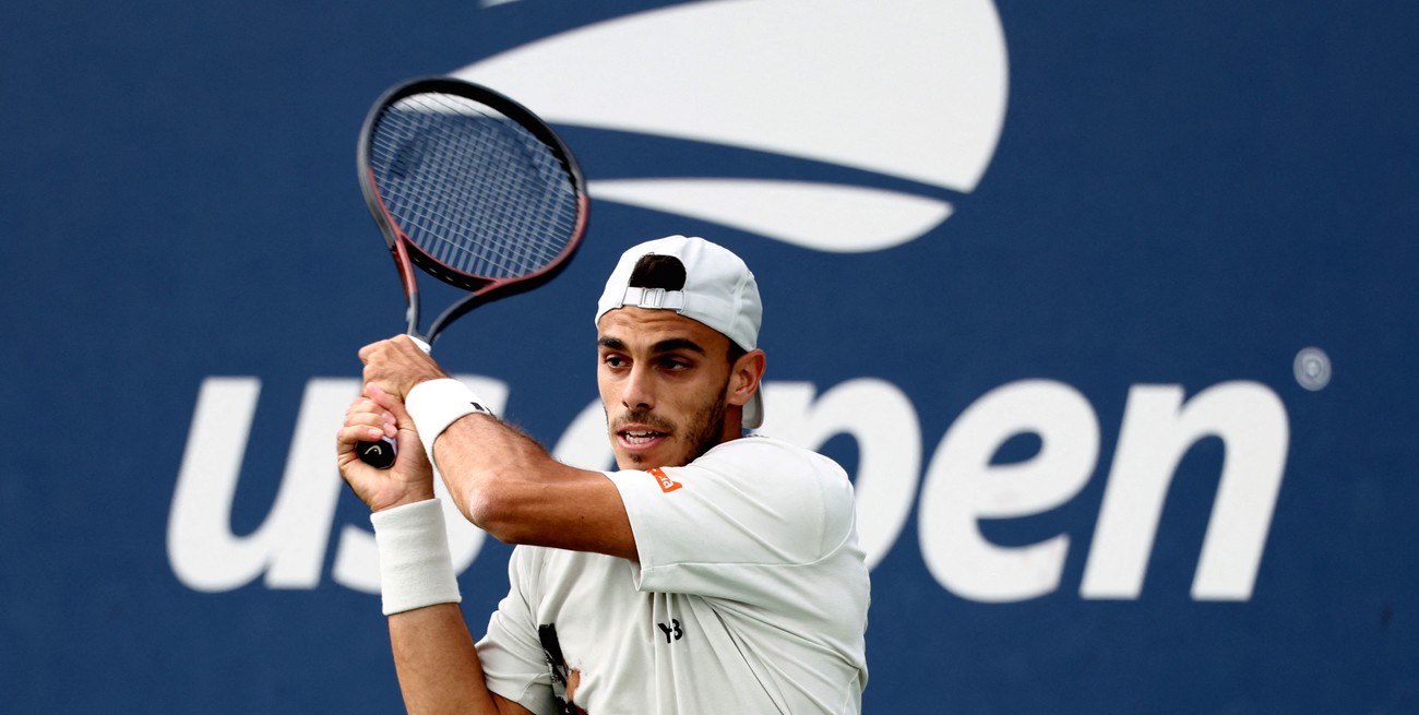 Cerúndolo ganaba dos sets a cero, pero se lo dieron vuelta y quedó eliminado