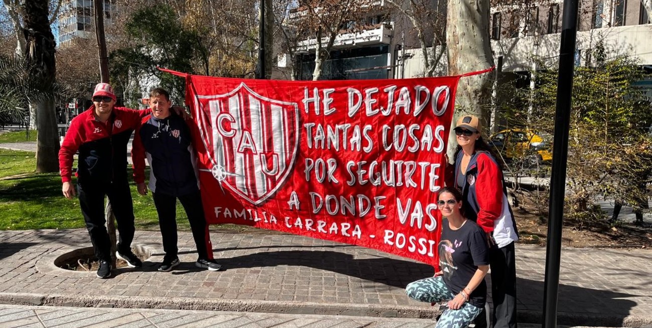 Los hinchas de Unión armaron su propia “Fiesta de la Vendimia” en Mendoza