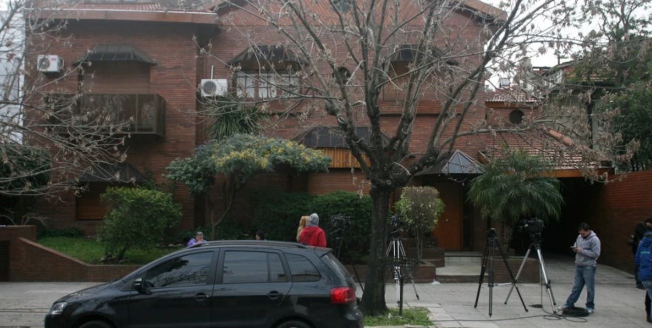 Ariel García Furfaro compró la casa de Maradona e invitó a sus vecinos a ver la final del Mundial de Qatar