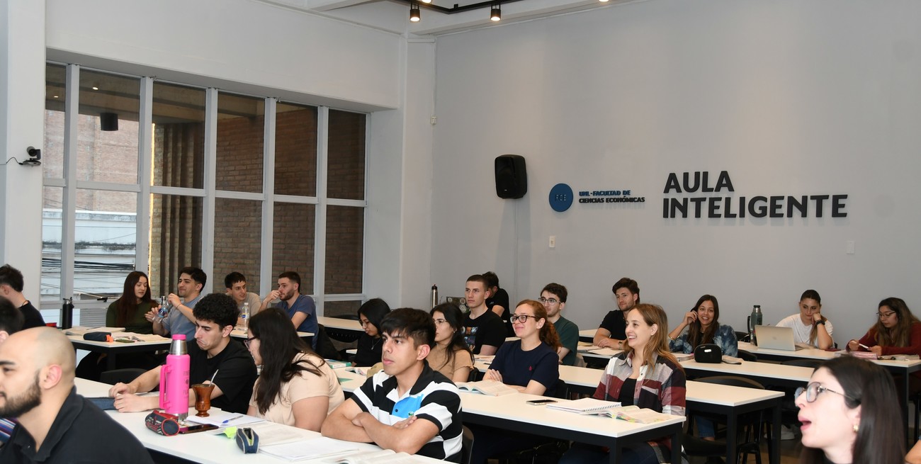 Innovación en Ciencias Económicas: estrenó un "aula inteligente" y prepara un canal de streaming