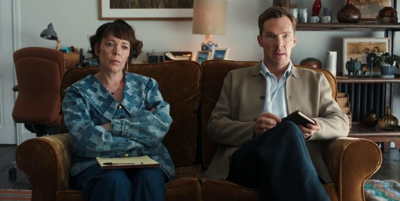 "Los Roses": cómo se repensó en 2025 la guerra conyugal más célebre del cine

