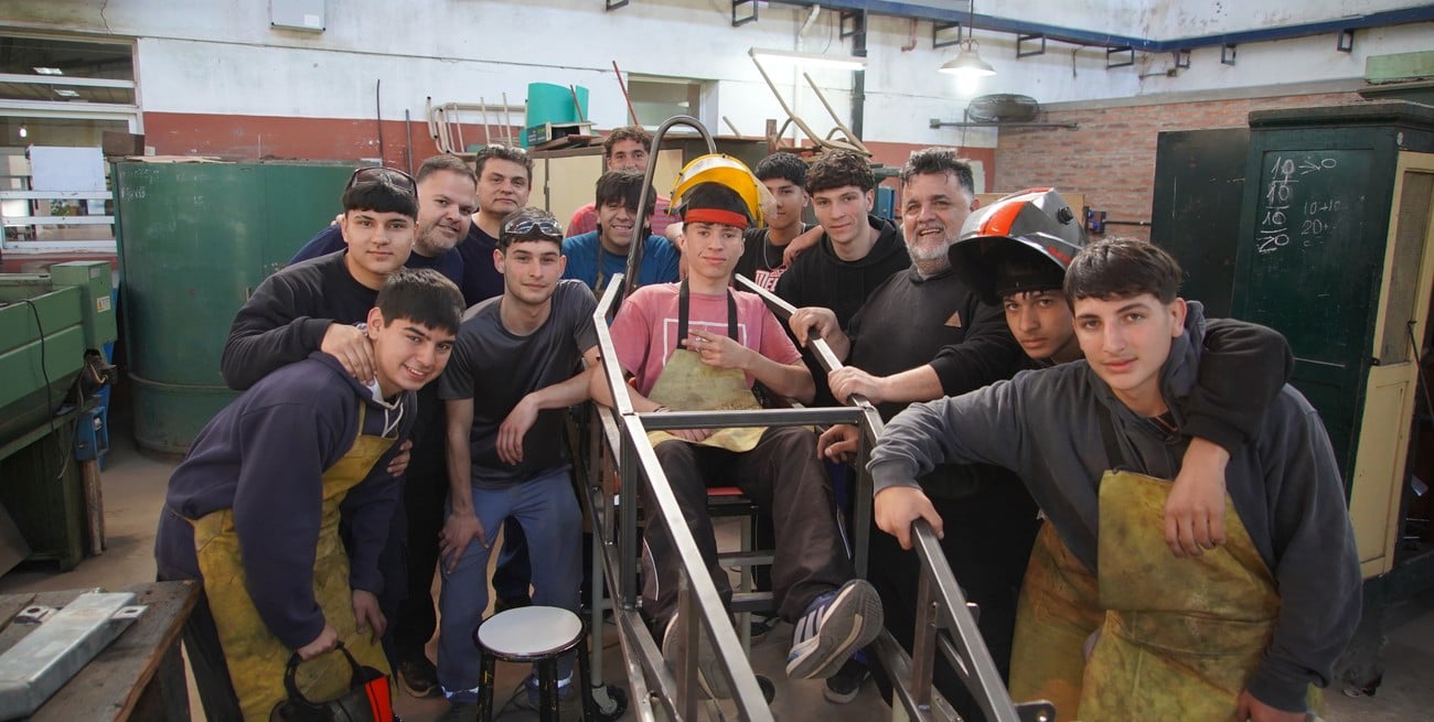 Estudiantes de la escuela Avellaneda buscan cumplir su sueño en el Desafío Eco YPF