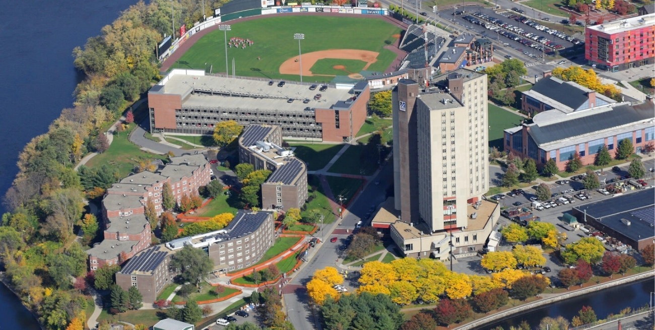 Alerta en universidad estadounidense: UMass Lowell activó protocolo por un hombre armado en el campus