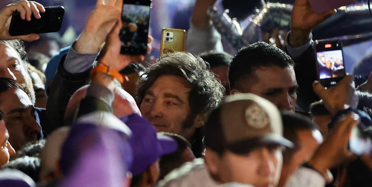 Javier Milei felicitó a las fuerzas de seguridad por "el mejor operativo de la historia" en el acto de Moreno