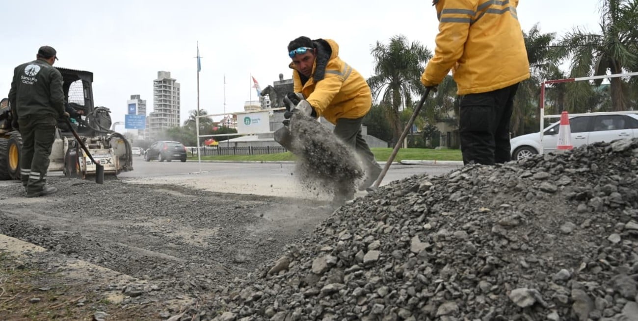 Tareas de mantenimiento en la cabecera oeste del Puente Colgante de cara a los Juegos Jadar