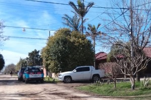 Efectivos de PDI con apoyo local allanaron hoy una decena de domicilios en San Justo. Foto: Agencia