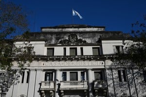 La mujer debía presentarse este lunes en tribunales, pero no lo hizo.