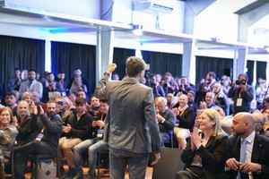 Pullaro encabezó la clausura del Santa Fe Business Forum en Rosario.