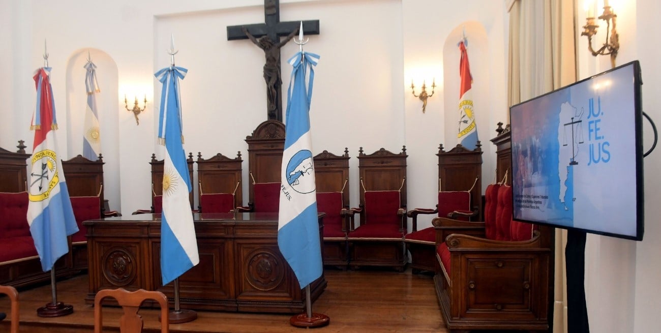 El Poder Ejecutivo firmó los decretos de ingresos y subrogancias en el Poder Judicial