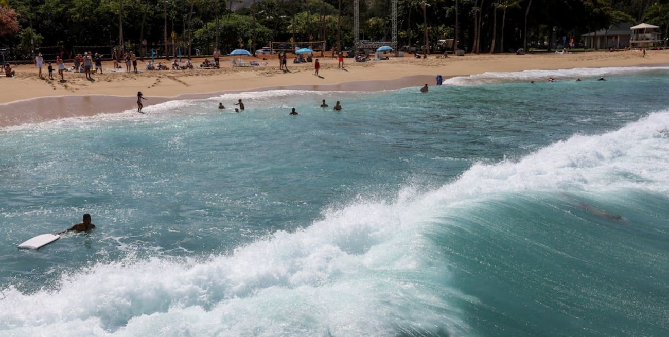 El huracán Kiko podría generar olas potencialmente mortales en Hawaii