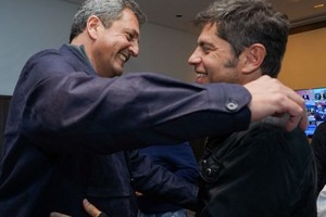 Axel Kicillof y Sergio Massa celebraron juntos en el búnker.