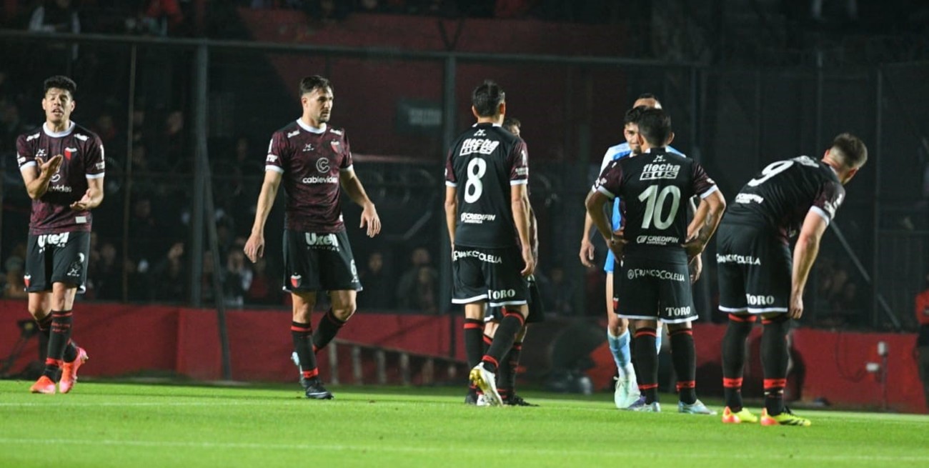 Almirante lo pasó a un Colón que perdió más partidos que el CADU