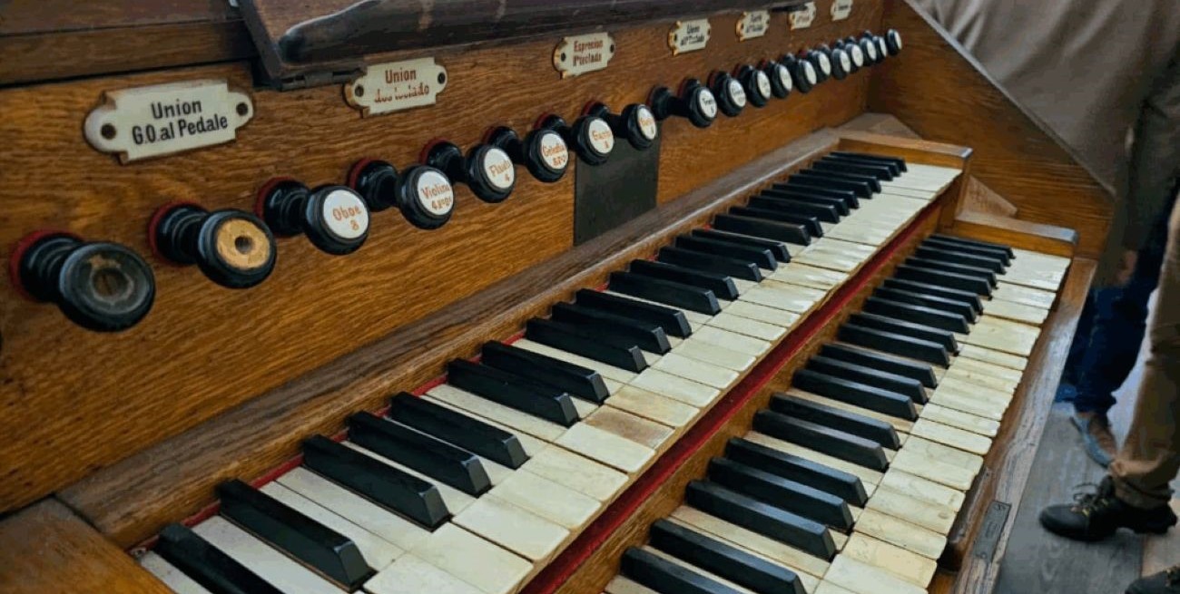 Luego de 10 años de restauración, vuelve a sonar el histórico órgano de la iglesia San Lorenzo Mártir