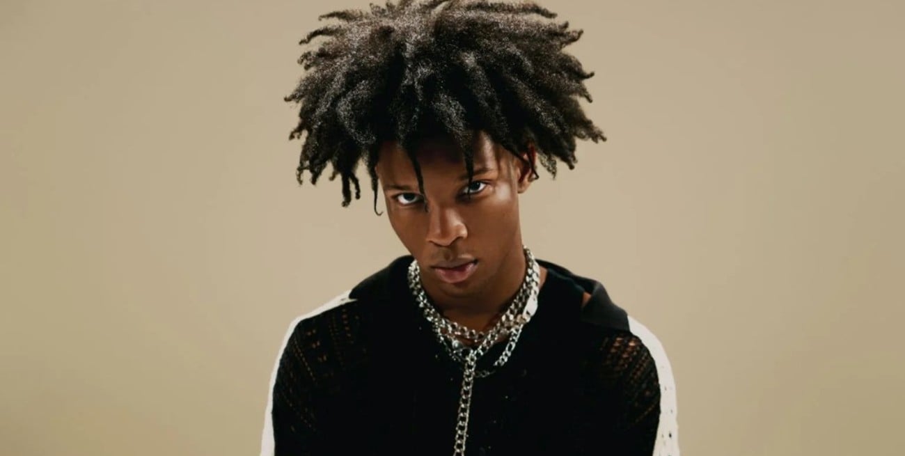 El cantante D4vd se declaró inocente de cargos de asesinato y mutilación