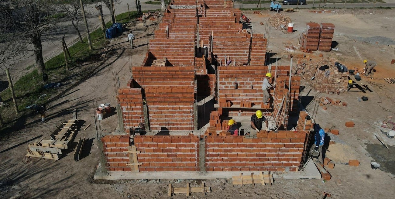 Pilar avanza en la finalización de 24 viviendas tras años de paralización