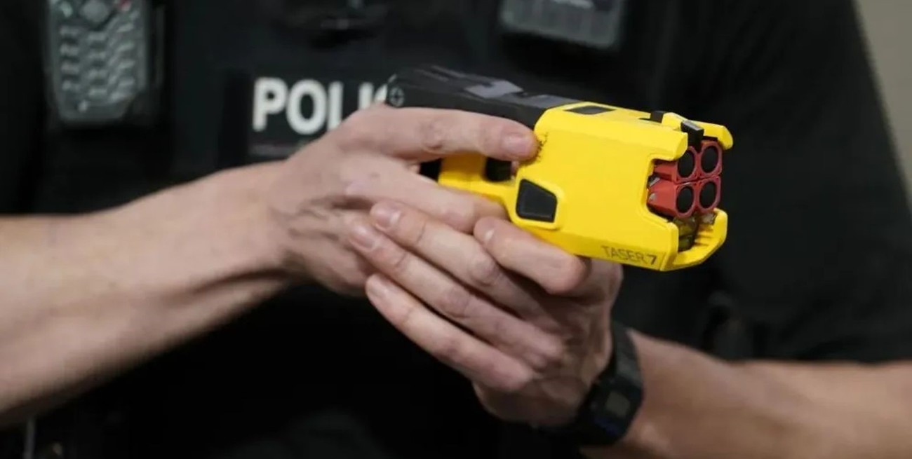 Usaron la pistola Taser por primera vez en Rosario durante un caso de violencia de género
