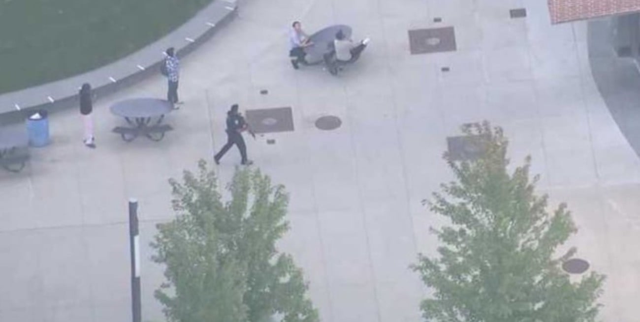 Video: se registró un tiroteo en la Universidad de Massachusetts, en Boston