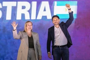 La vicegobernadora Gisela Scaglia junto al gobernador, Maximiliano Pullaro. 