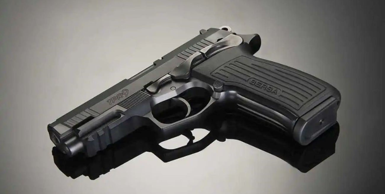 Condenaron a un hombre que portaba una pistola semiautomática de grueso calibre en Santa Fe