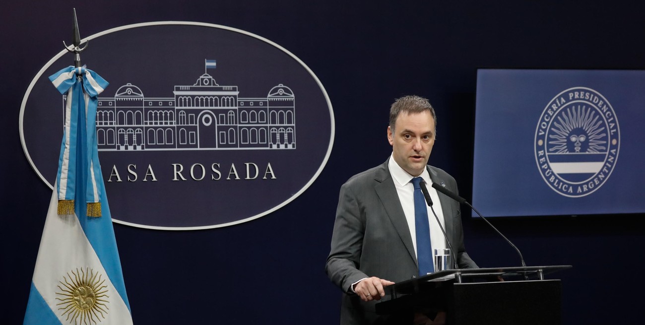 Adorni ratificó a todos los funcionarios y defendió el Presupuesto 2026