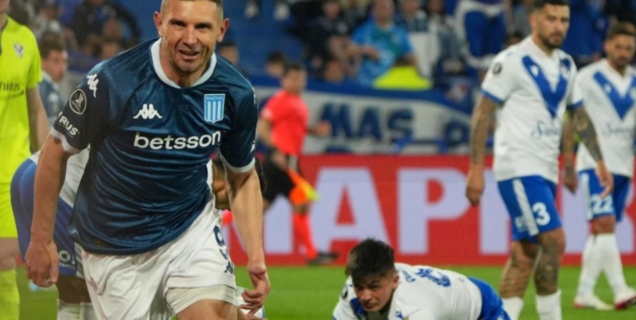 Racing le ganó a Vélez por 1-0 en la ida de los cuartos de final