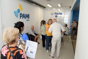 . El subsidio se actualiza semestralmente y exige presentar diagnóstico médico para acceder. Créditos: Guillermo Di Salvatore