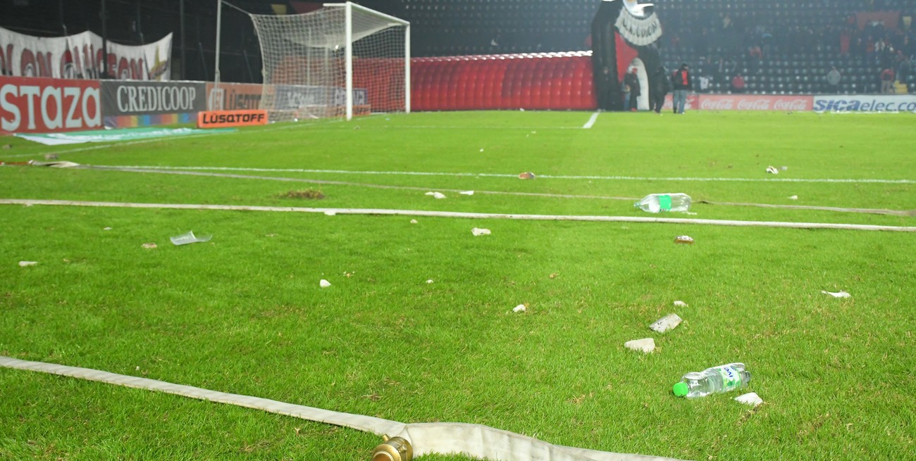 Peverengo pide buen comportamiento ante el riesgo de que a Colón le quiten puntos
