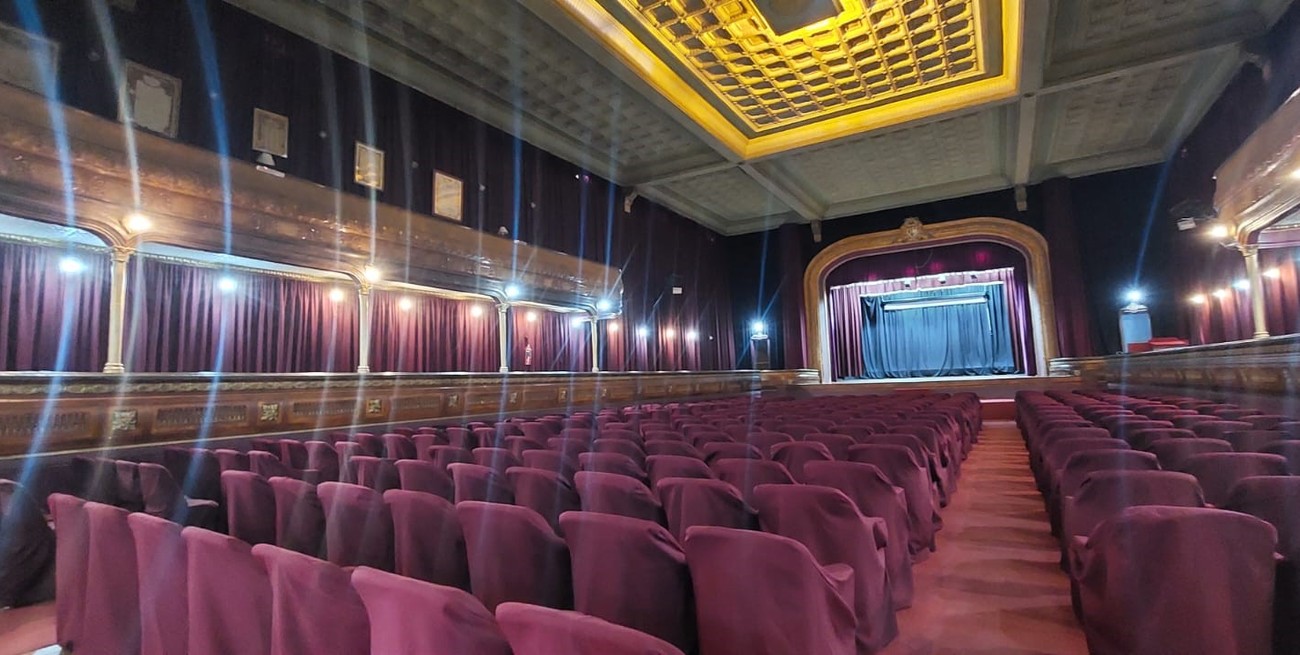 Refaccionan en El Trébol un teatro que data de 1901