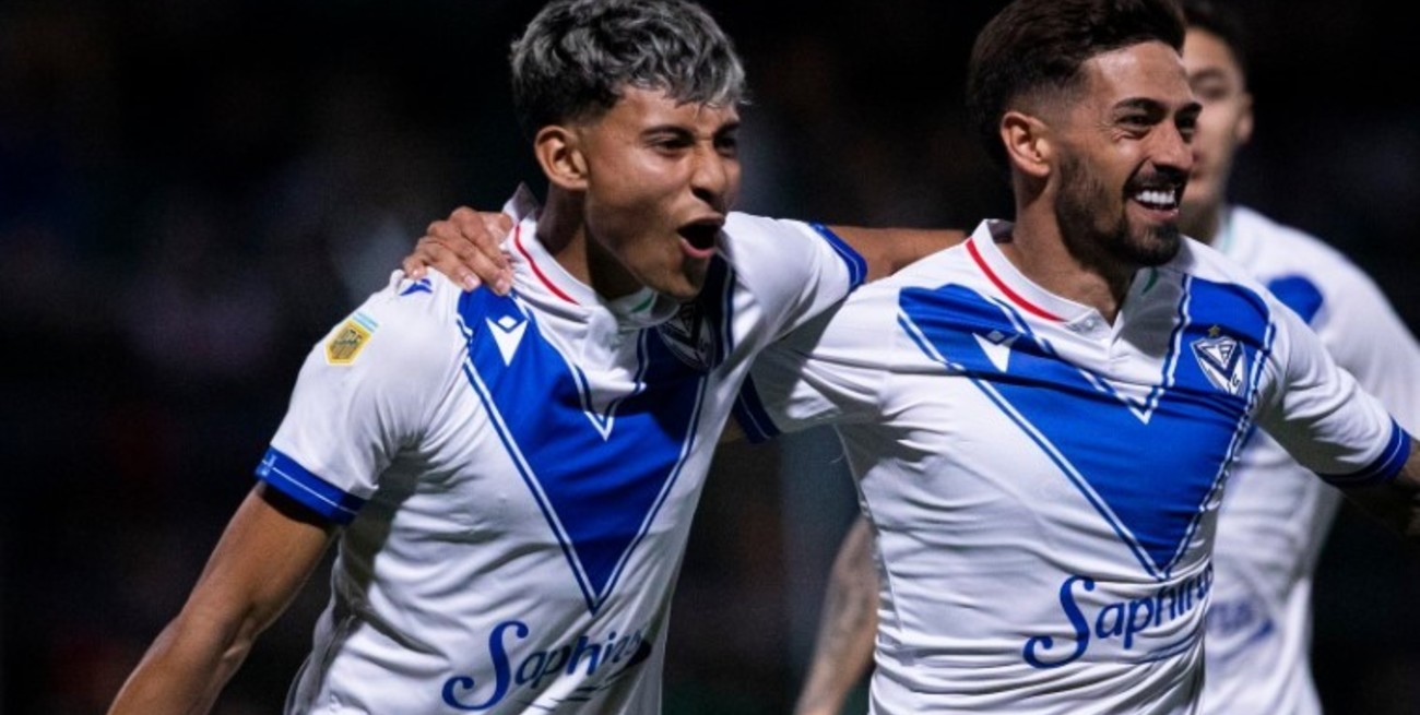 Vélez le ganó a San Martín por 2-1 y se acerca a la punta de la zona B