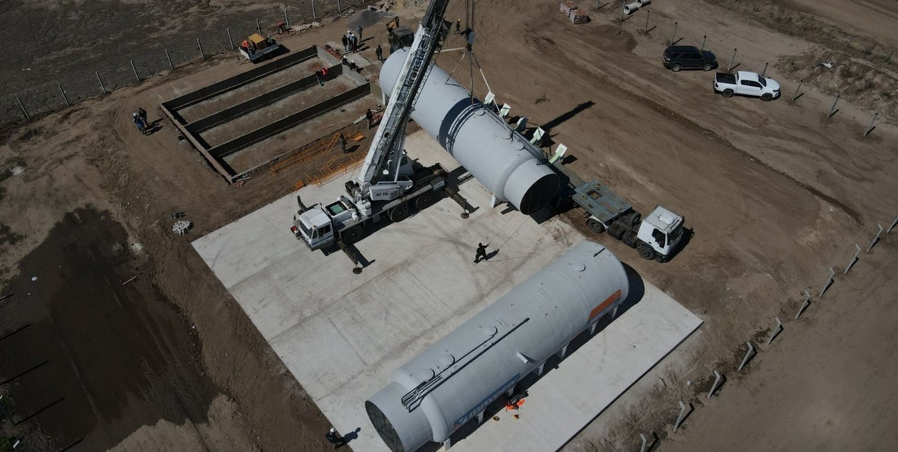 Con un sistema moderno, amplían y transforman las redes cloacales en Diego de Alvear