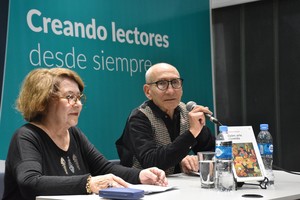 Enrique Butti en 2023, en ocasión de acompañar a la autora Graciela Audero en la presentación de una de sus obras. Ahora tendrá la oportunidad de dar a conocer su más reciente trabajo.   Archivo El Litoral/Manuel Fabatía