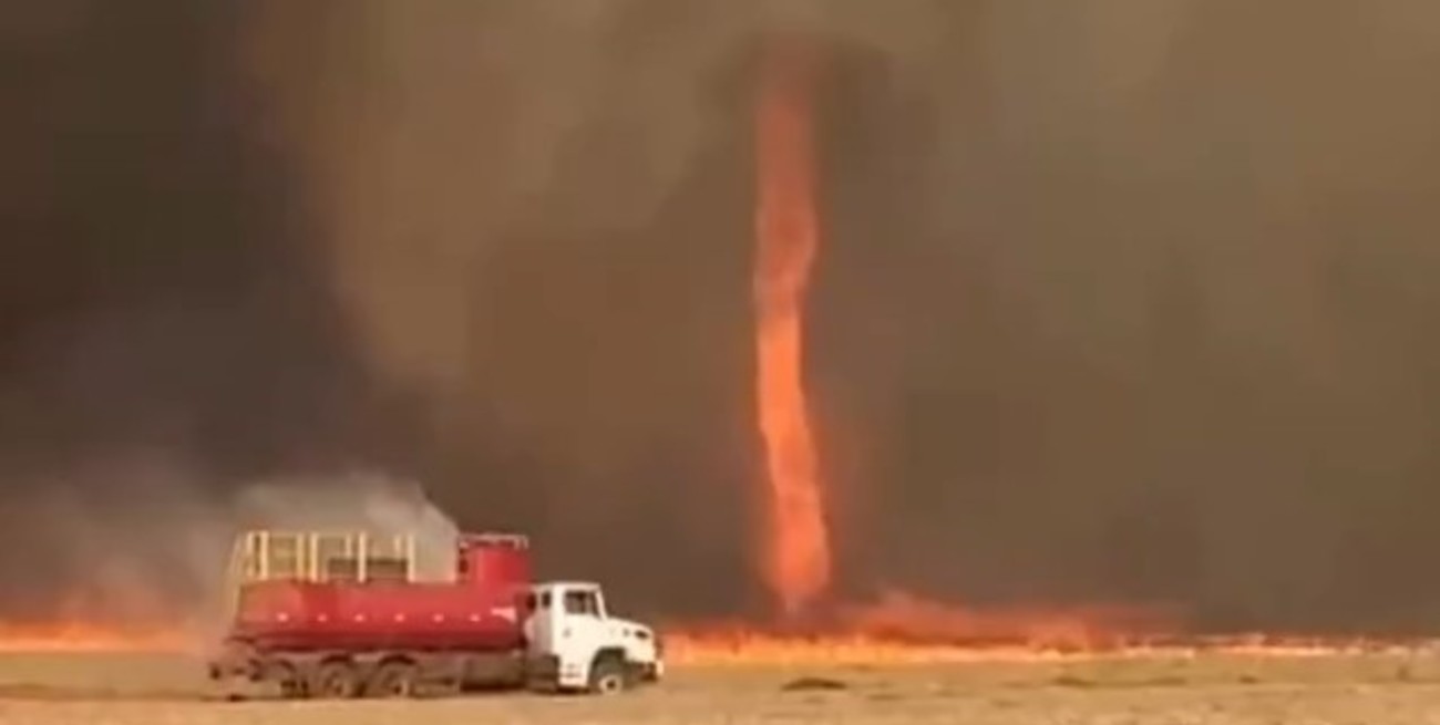 Video: registraron un tornado de fuego en una plantación de caña de azúcar en Brasil