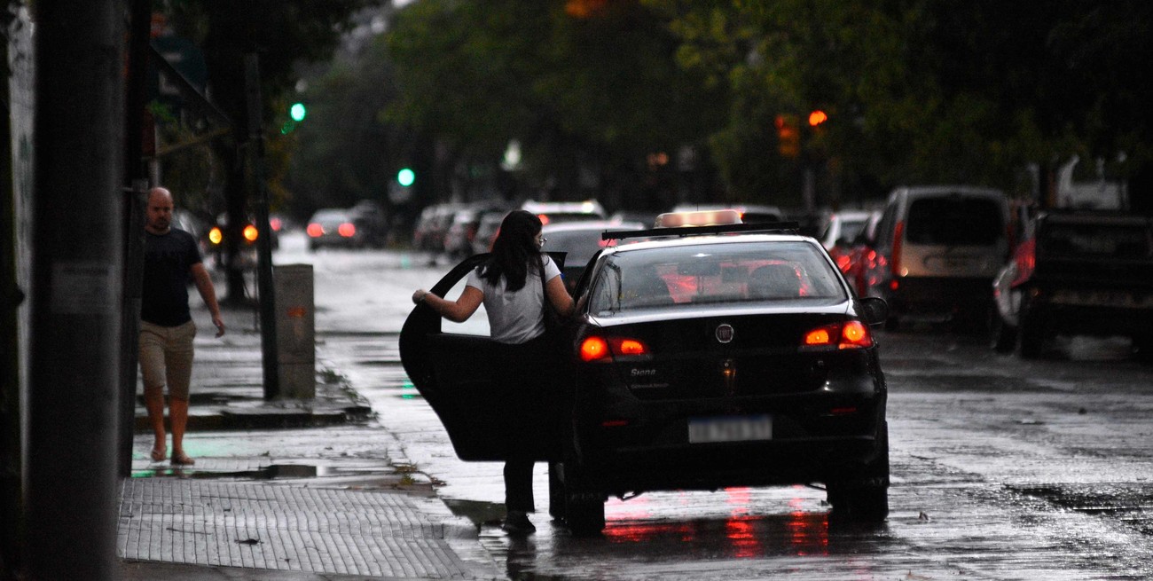 El gobierno santafesino aportó recursos para sostener los botones de pánico en los taxis