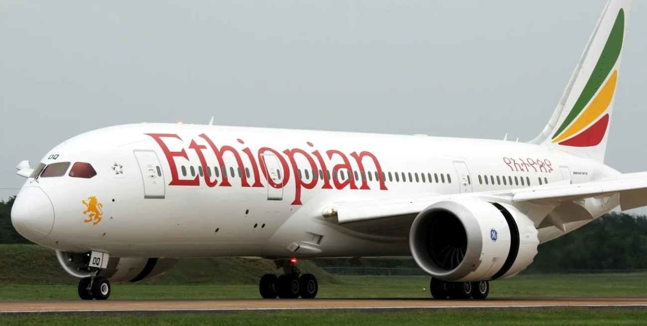 Avión de Ethiopian Airlines: emergencia por combustible y maniobra de riesgo sobre el Conurbano 