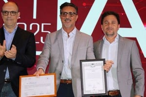 Juan Nepote, junto a Lucas Simoniello y José Corral, participaron del acto inaugural del evento en Santa Fe. Fotos: Gentileza