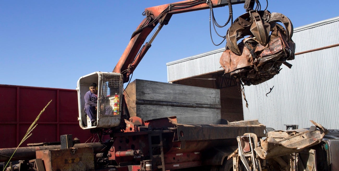 Con el Corralón Municipal "en rojo", harán otra compactación de 30 autos viejos y abandonados