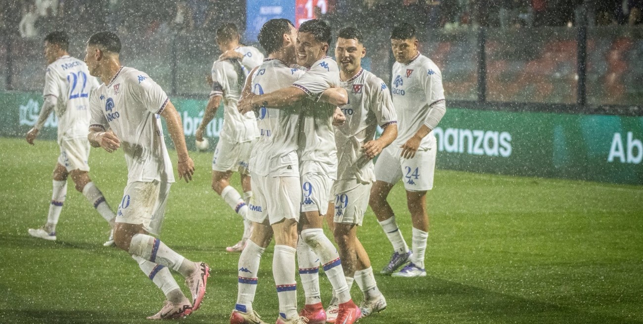 Tigre y un gran triunfo ante Aldosivi bajo la lluvia