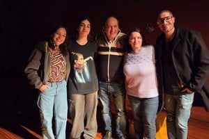 Alma Gentiletti y Lucía Mottola le ponen cuerpo a un texto de Mecha Nuñez. Foto: Gentileza producción