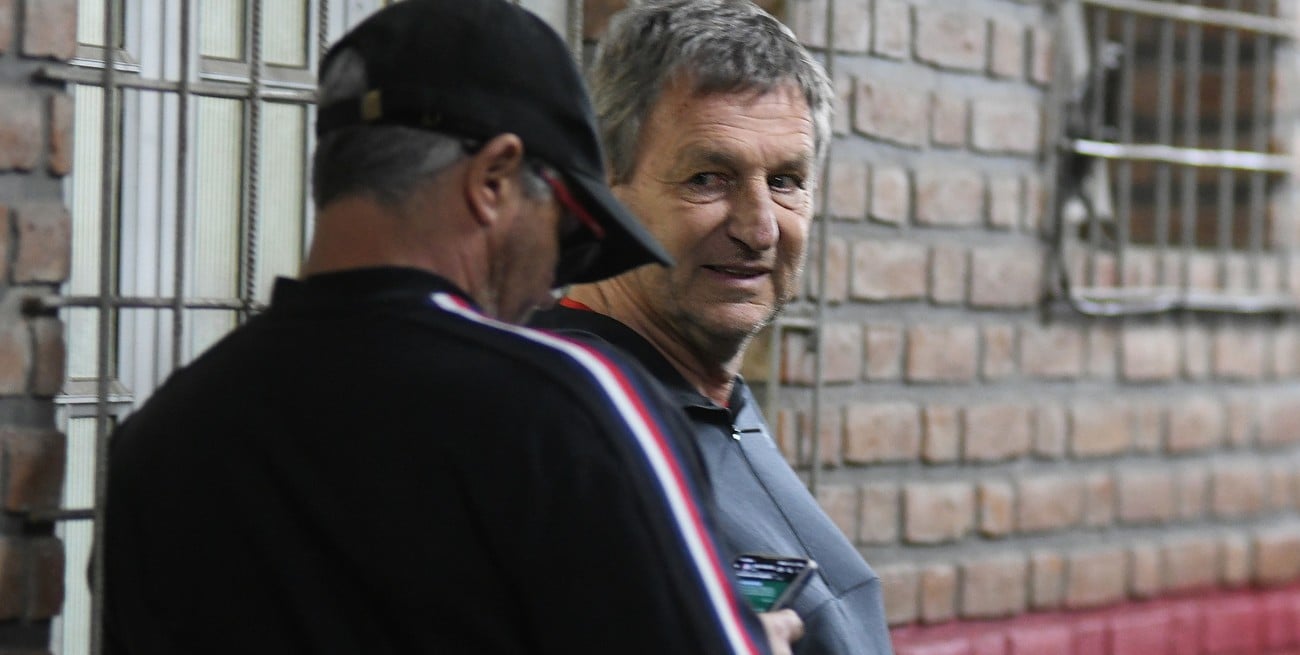 El lado "B" del fracaso de Godano en Colón: ¡un DT cada dos meses!